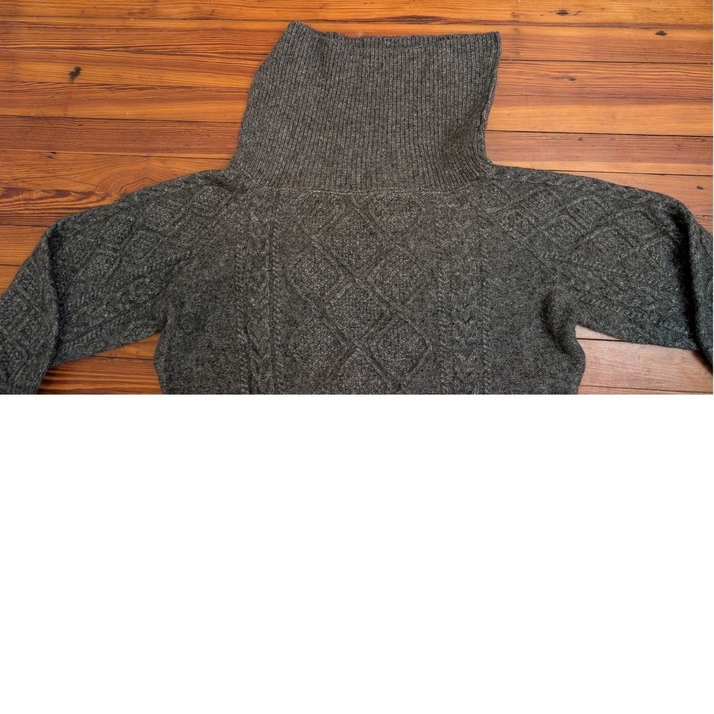 Gestuz Scandanavian Designer Adie GZ Off Shoulder Cable Knit Sweater Grey